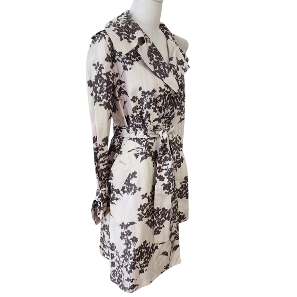 BCBGMaxAzria Silk Iridescent Stripe Abstract Belted Pocketed Rain Utility Coat - Picture 3 of 10